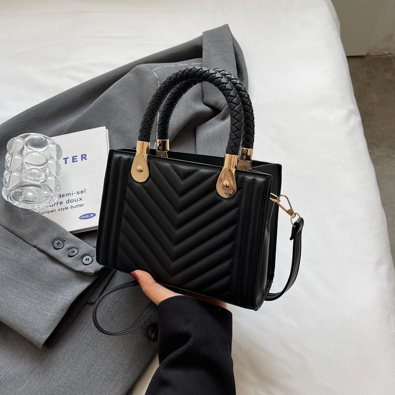 ✨ Luxe V-Quilted Handbag – Elegant & Versatile Designer Tote ✨
