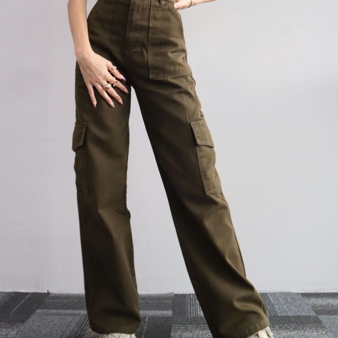 Wide-Leg Cargo Pants 🖤