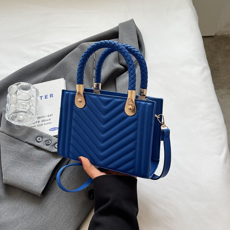 ✨ Luxe V-Quilted Handbag – Elegant & Versatile Designer Tote ✨